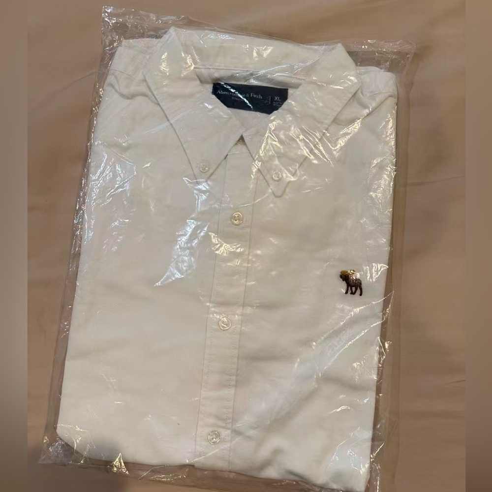 Abercrombie & Fitch Icon Logo White Shirt